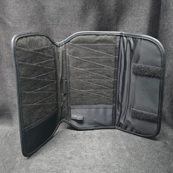 CD Projects Black Folding Carrying Case w/ Zippered Pocket Holds 20 CD's - Picture 3 of 7